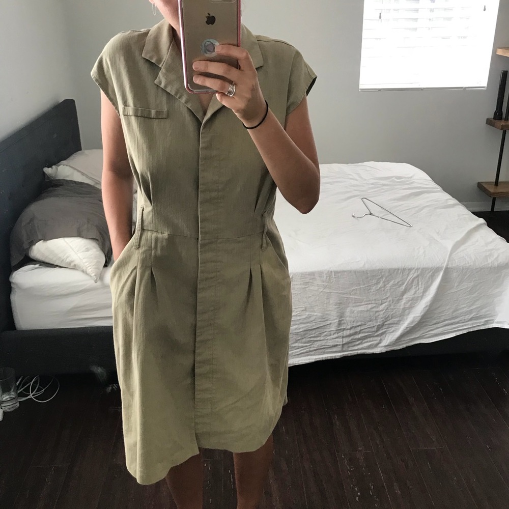 Vintage khaki / safari like dress with cute collar